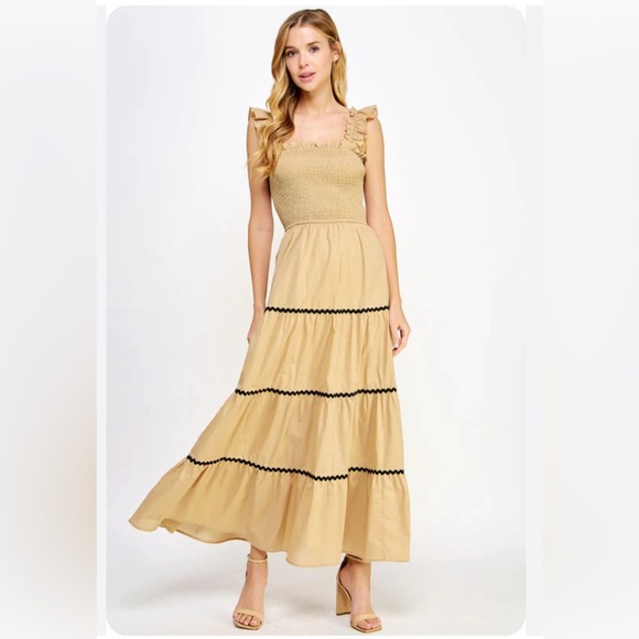 Maxi Dress Color Carmel nude Style trim tiered sleeveless. Brand New - Picture 2 of 11